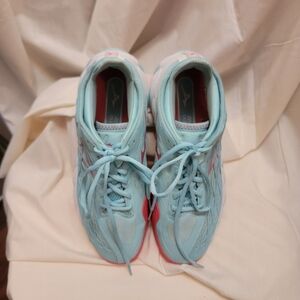 Mizuno Light Blue and Pink Sneakers